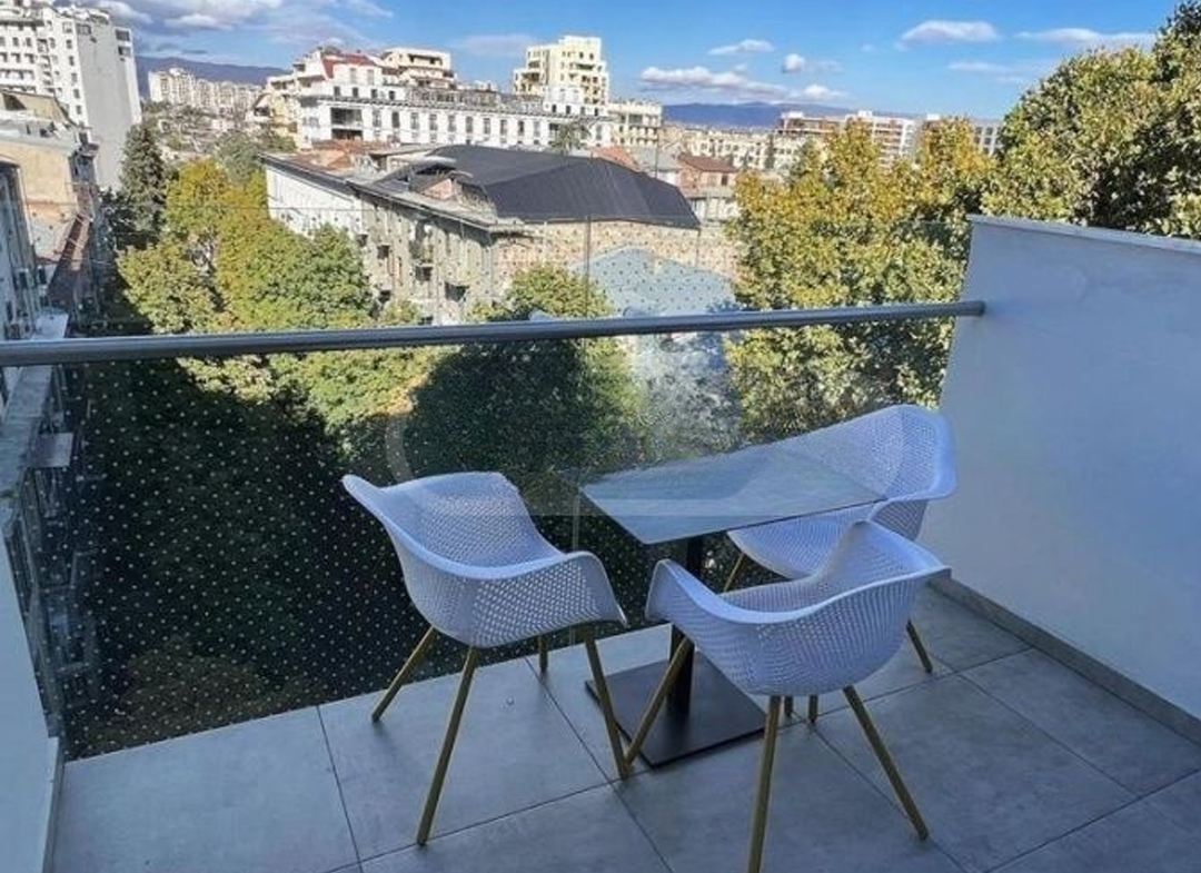 One Bedroom Apartment In Taktakishvili For Sale (3)