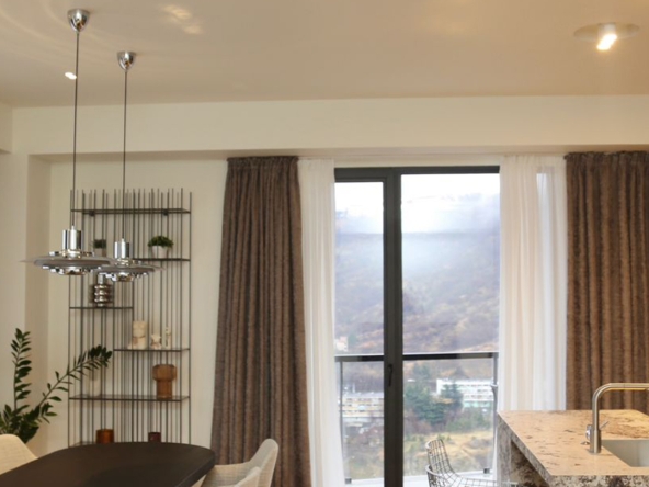 فروش آپارتمان سه خوابه در سابورتالو 6 Three Bedroom Apartment In Saburtalo For Sale (1)
