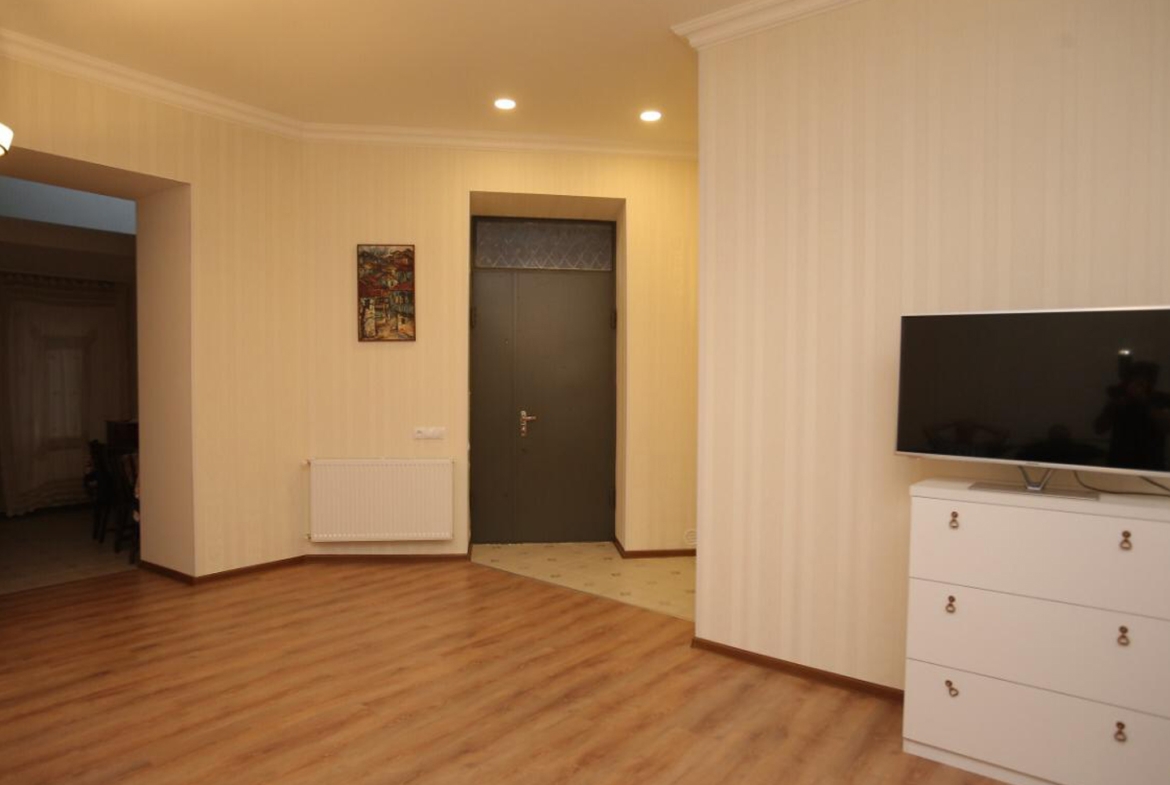 One bedroom apartment in Sololaki for sale (18)