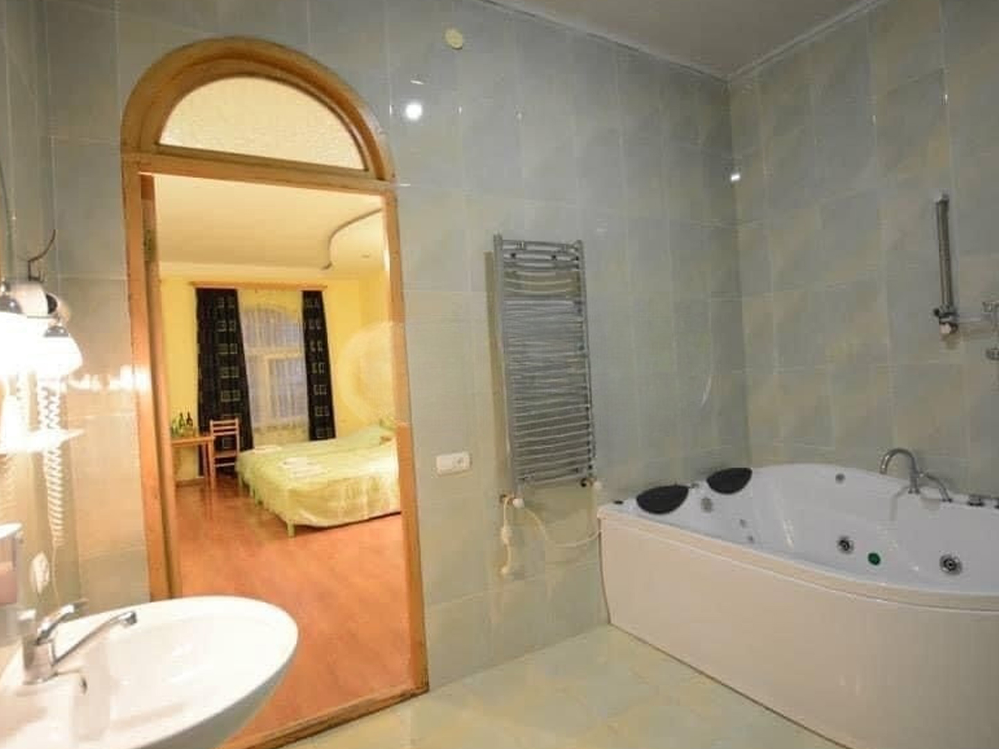 Triplex hotel in Avlabari for sale (12)