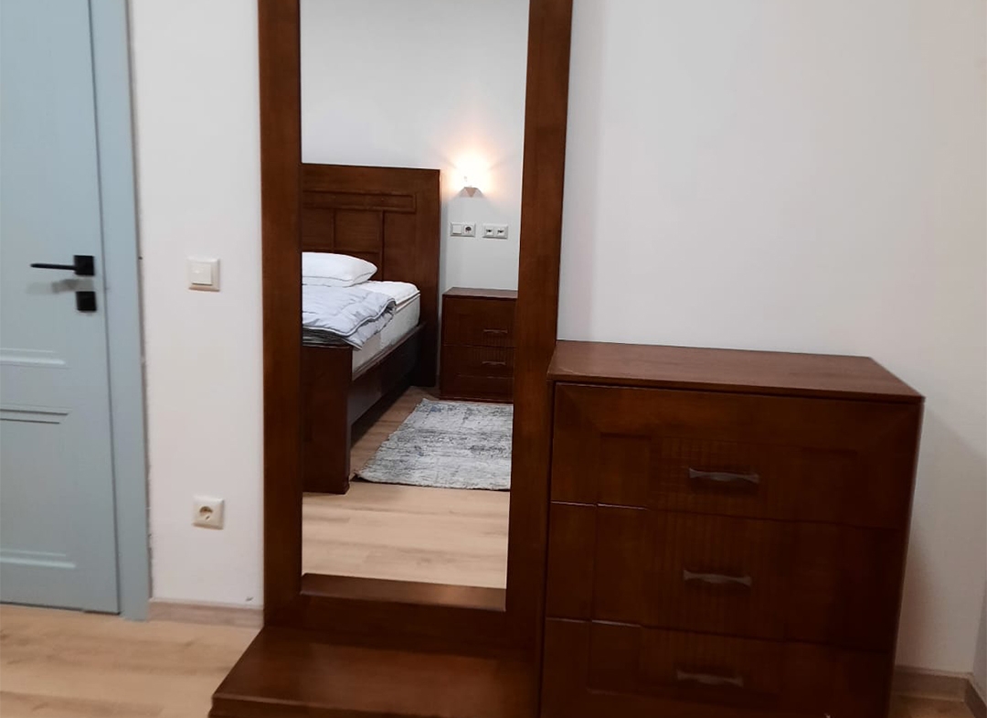 Two bedroom apartment in Mtatsminda for rent (13)