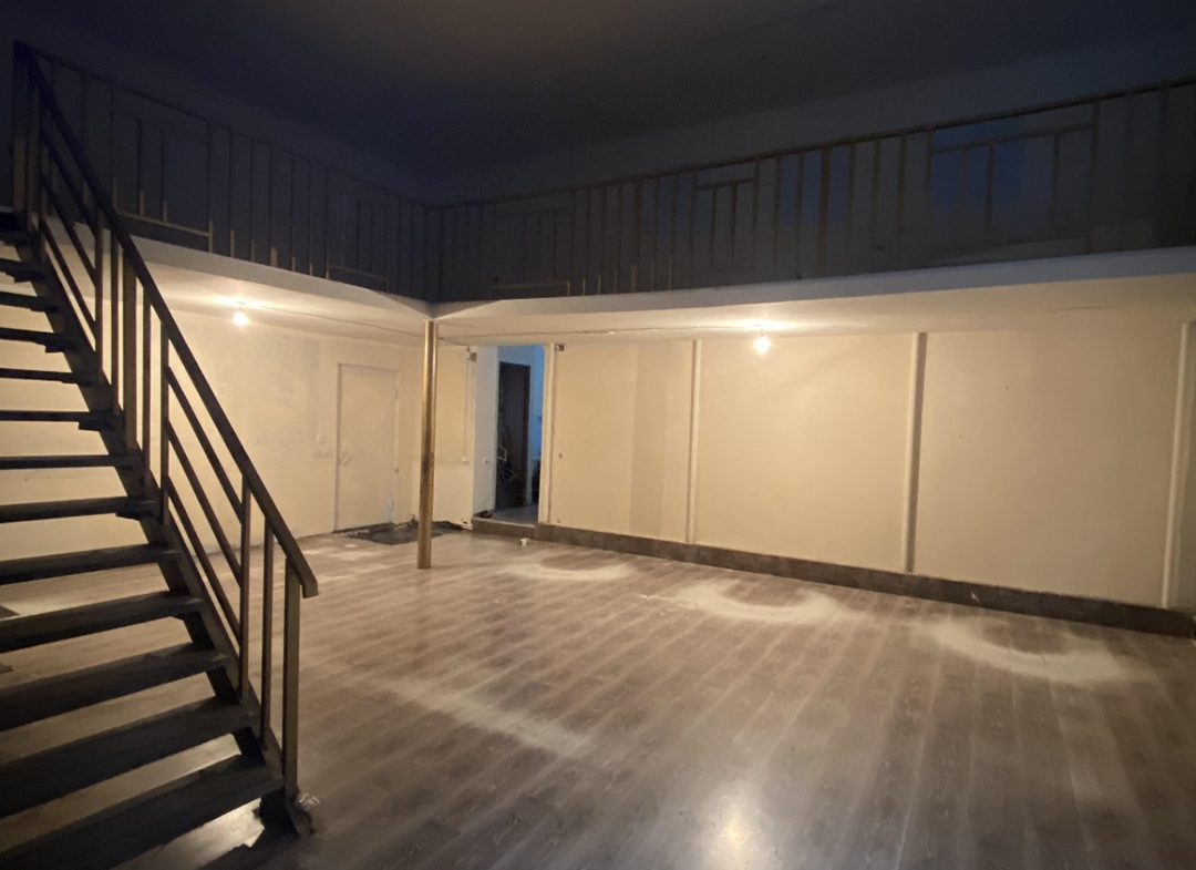 5 rooms commercial spase in Vake for rent