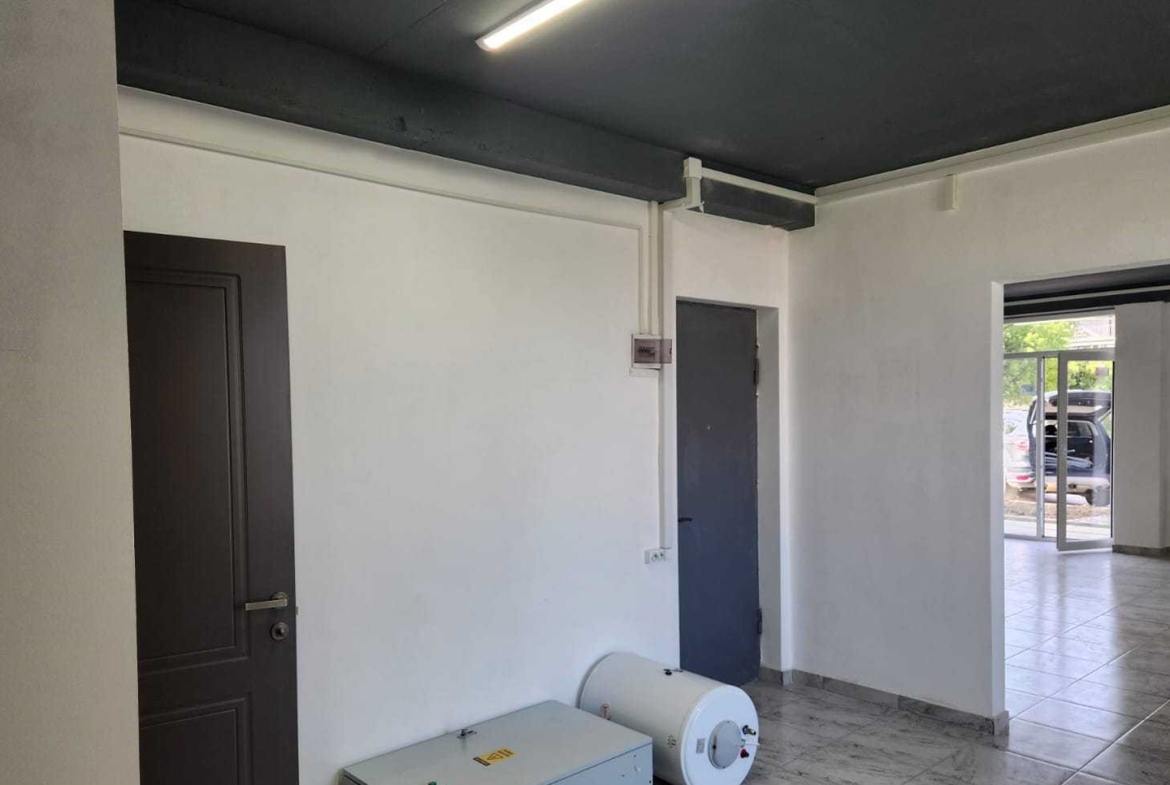 Commercial space for rent in Didi Digomi