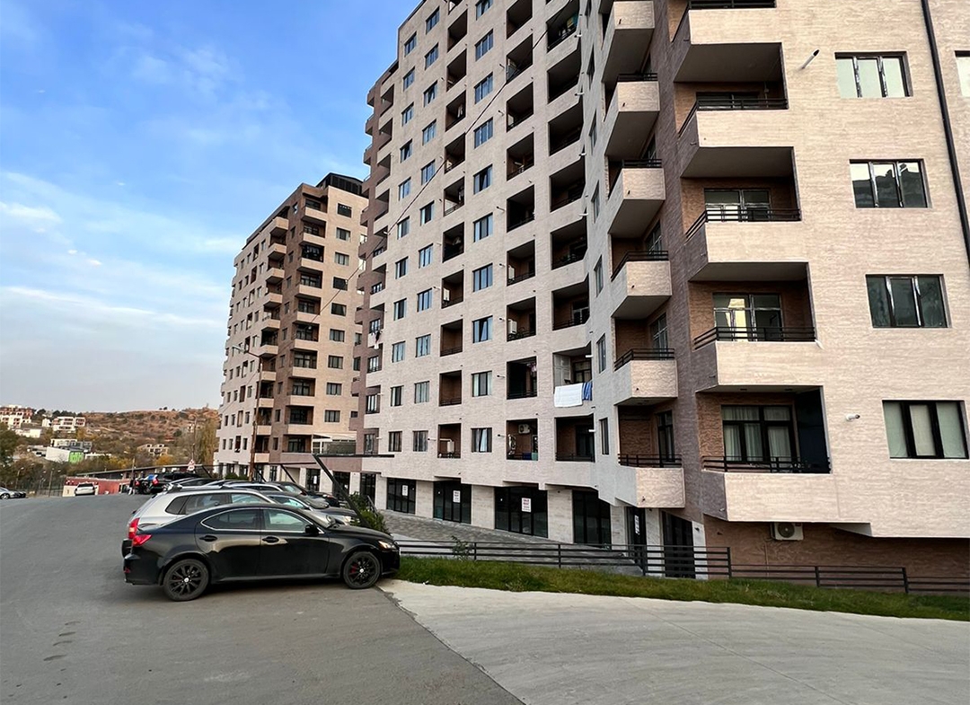 1 bedroom apartment in Binadari Lisi complex for sale