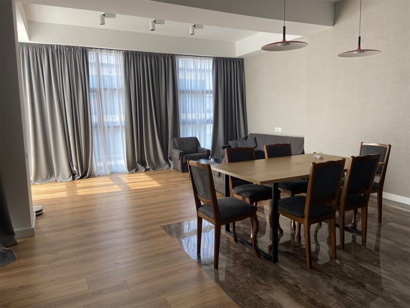 2 bedroom apartment for rent in Axis Hippodrome