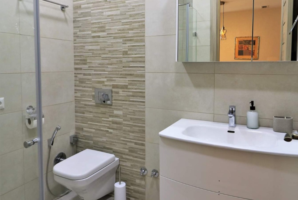 2 bedroom apartment for rent in King David Residence