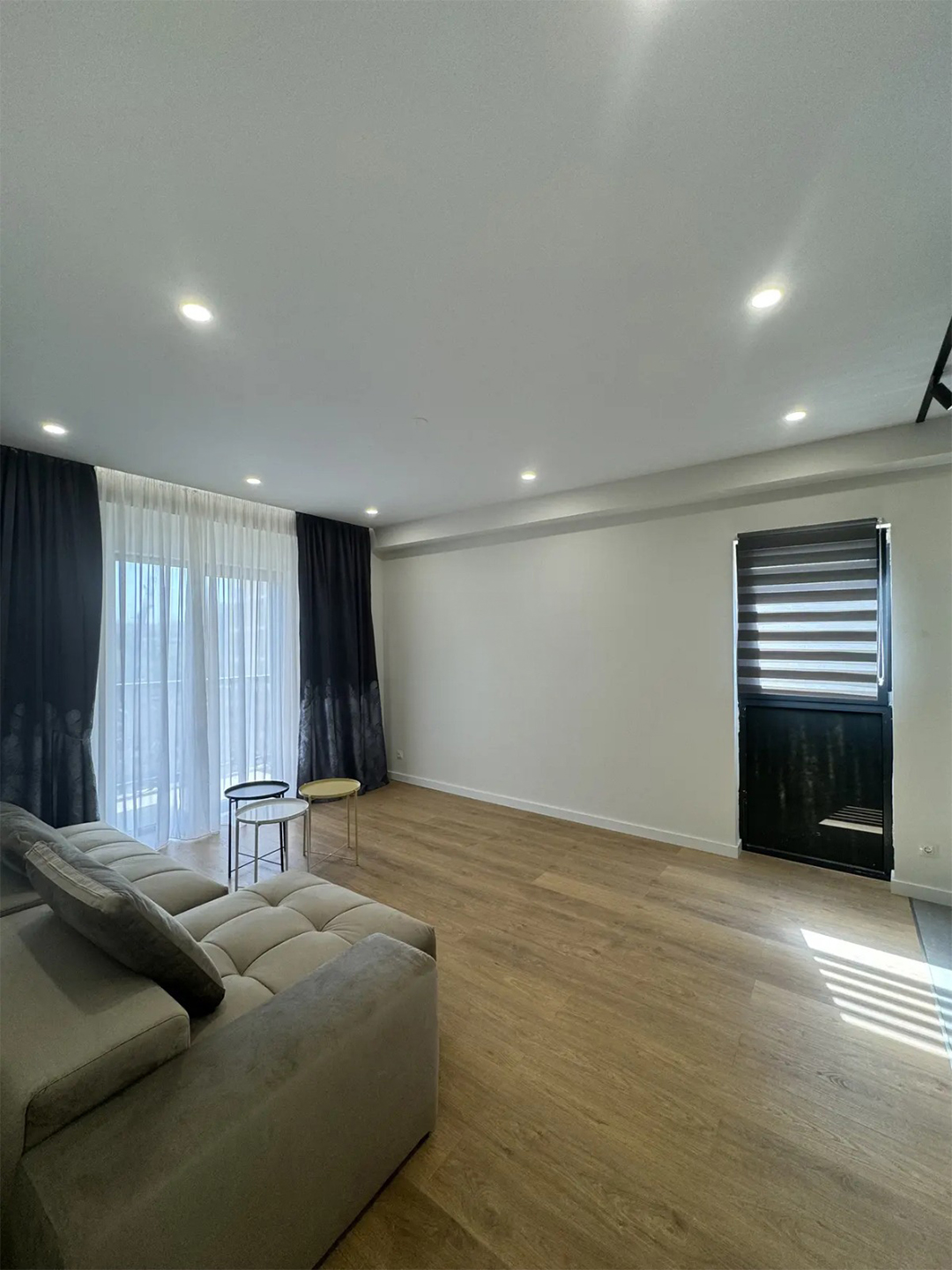 2 bedroom apartment for rent in M2 Marshal Gelovani ave.