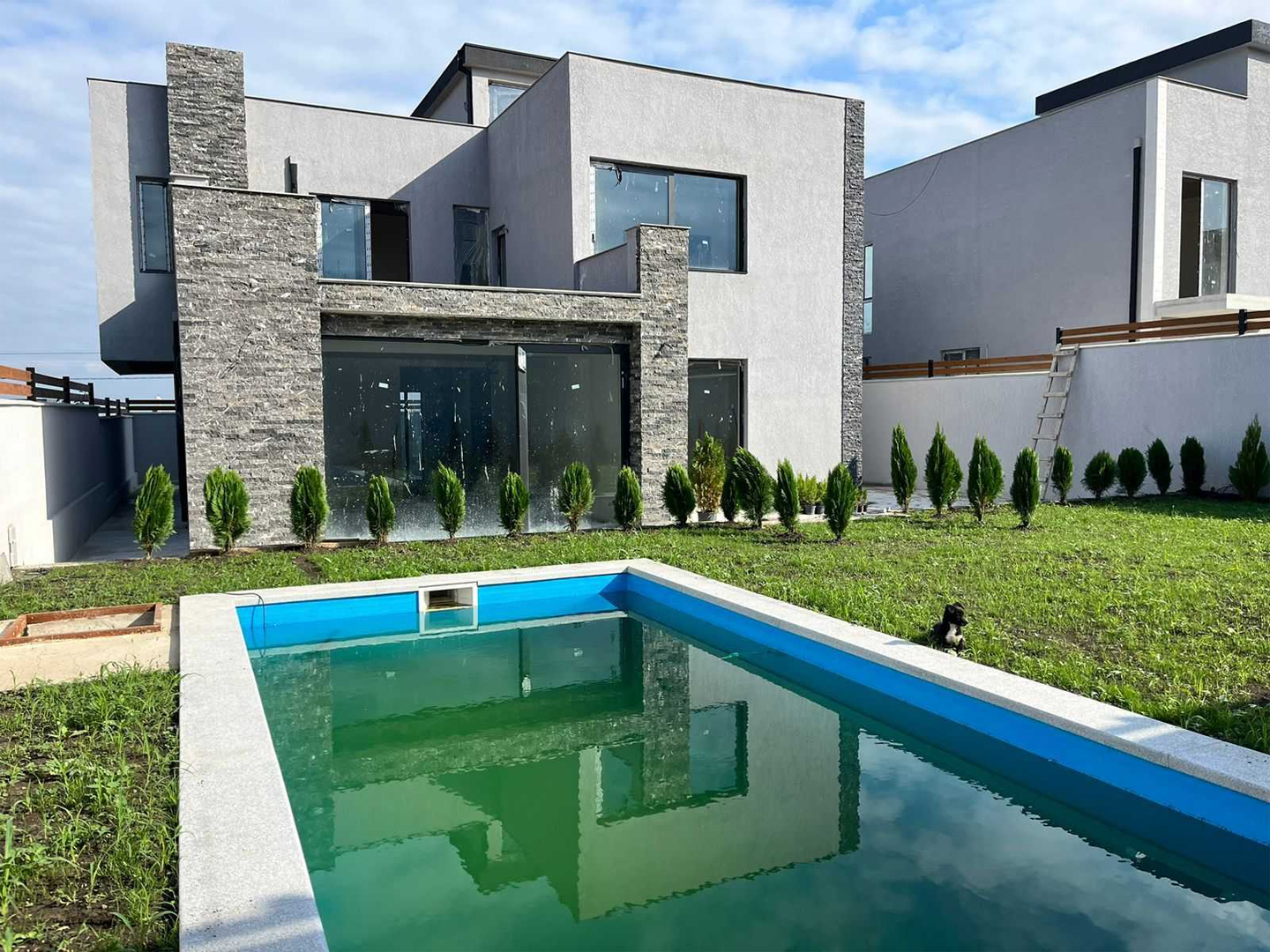 Five bedroom villa for sale in Lisi (3)