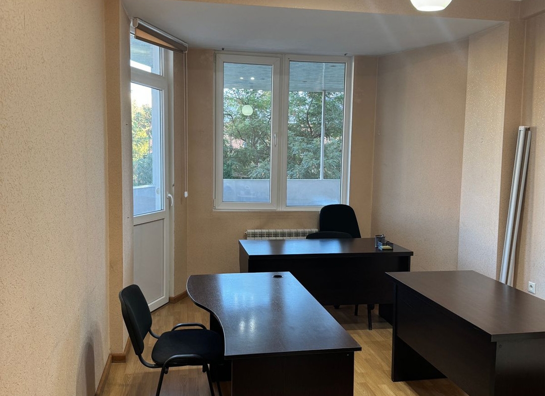 Office in Isani for rent (6)