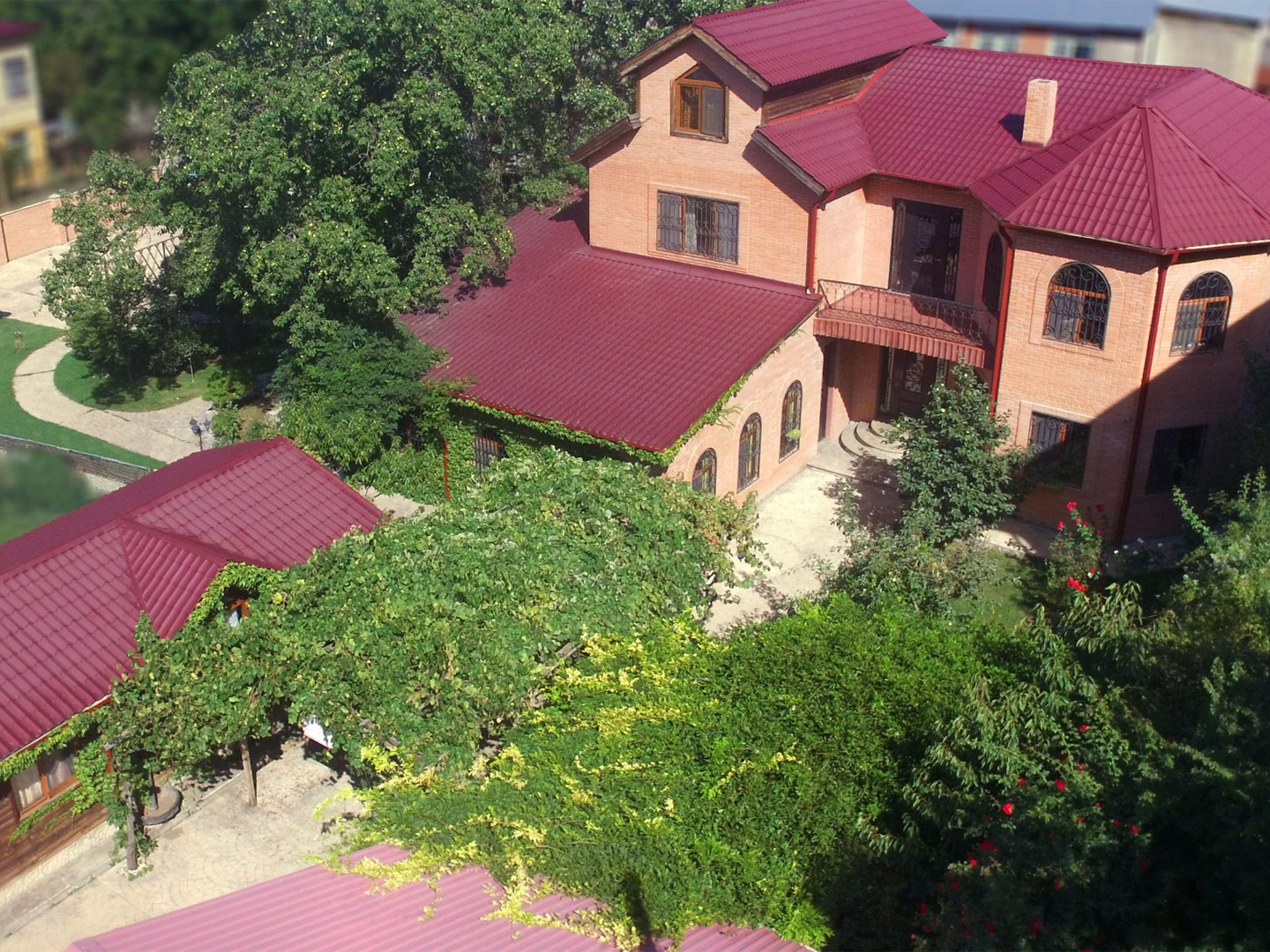 Six bedroom villa in Tskneti for sale (4)