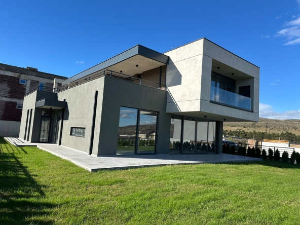 ویلا با قاب سیاه در تخینولا برای فروش 6 Black frame villa in Tkhinvala for sale (2)