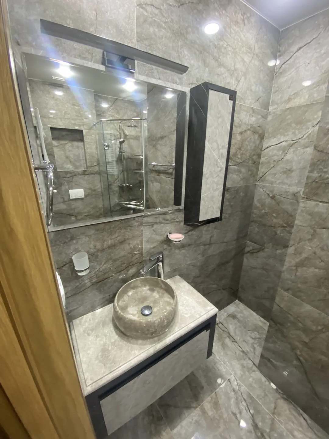 One bedroom apartment in Avlabari for rent (2)