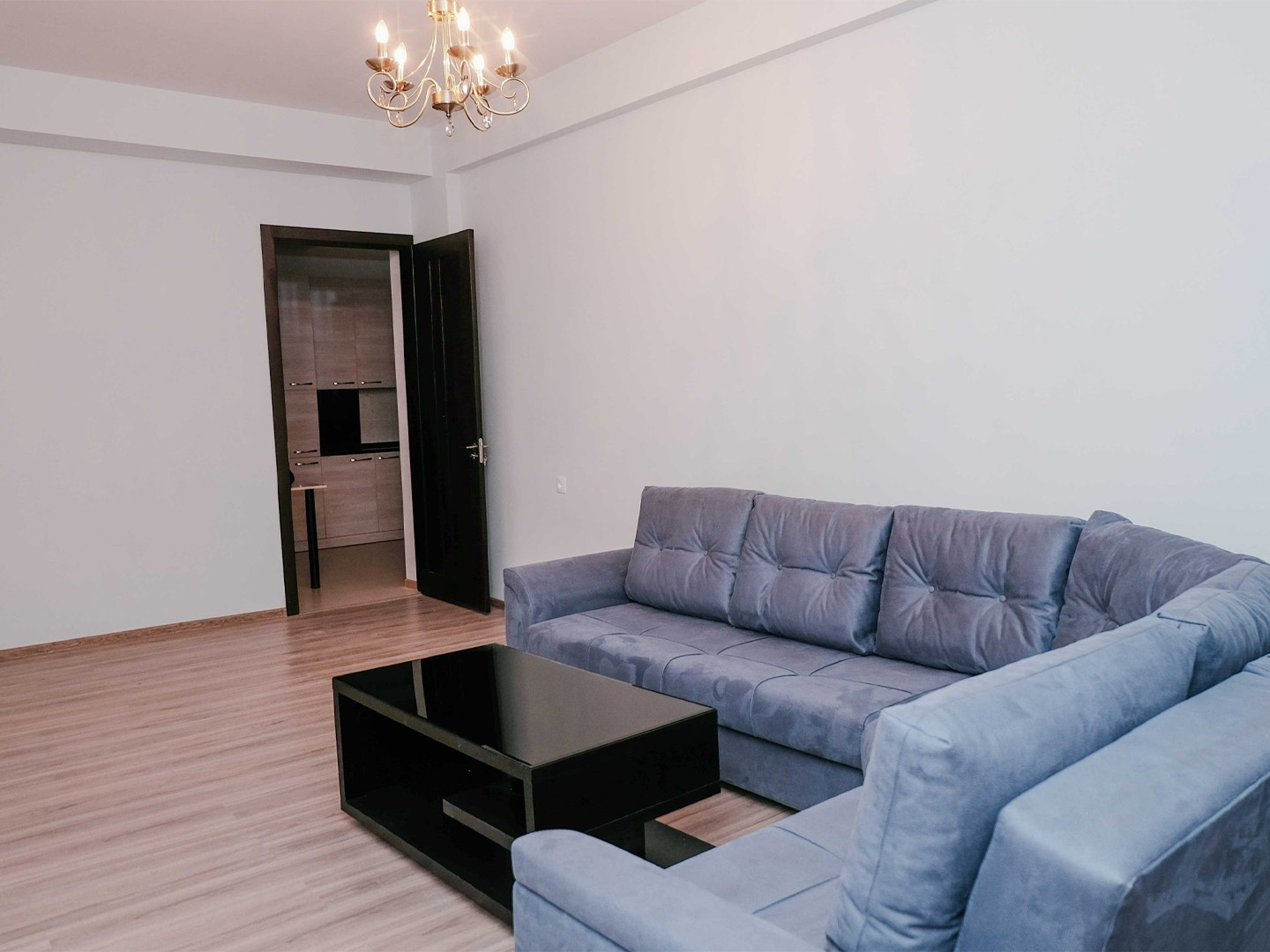 Two-bedroom apartment in Isani for rent (2)