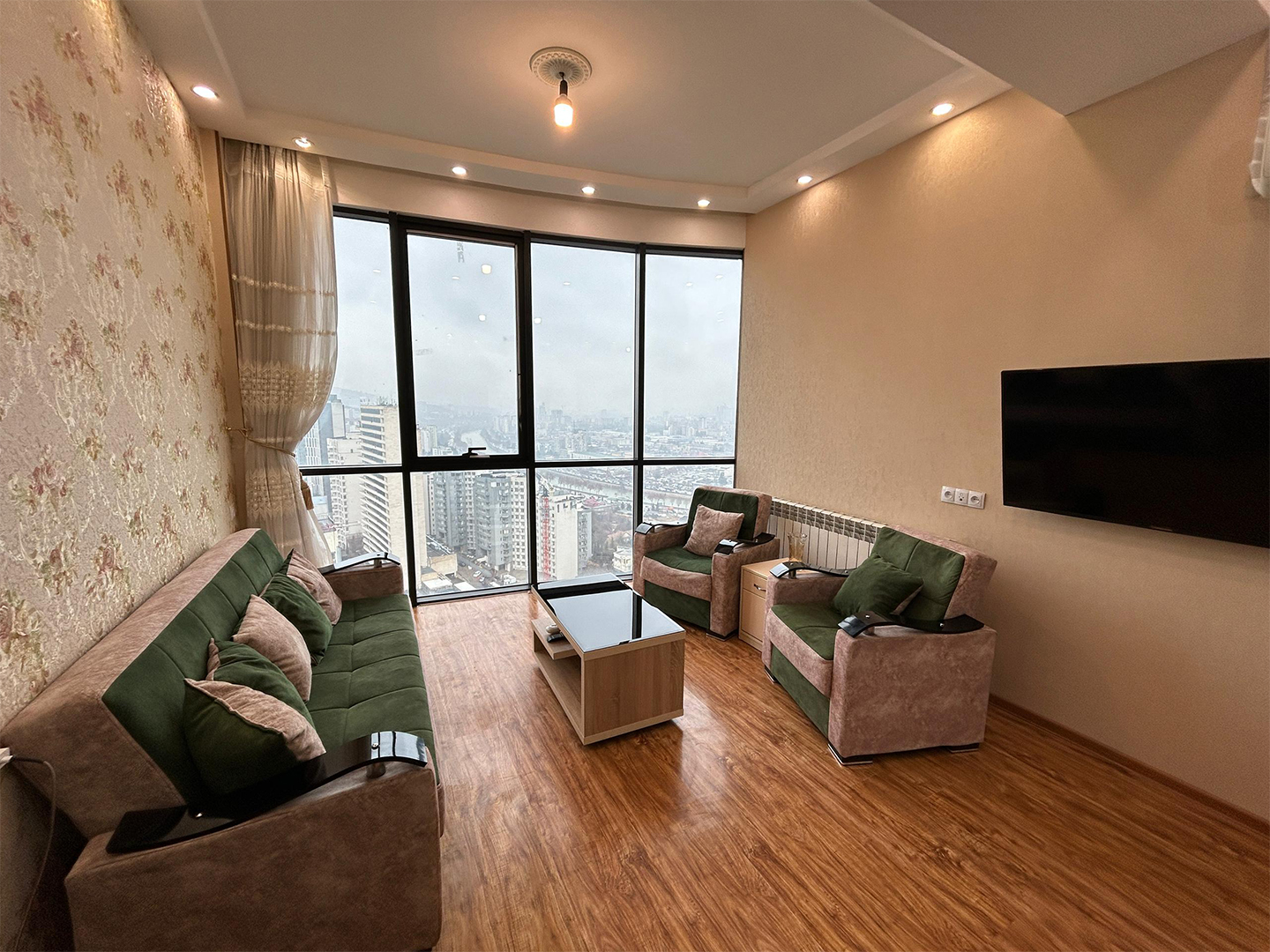 2 bedroom apartment for rent in Saakadze Towers