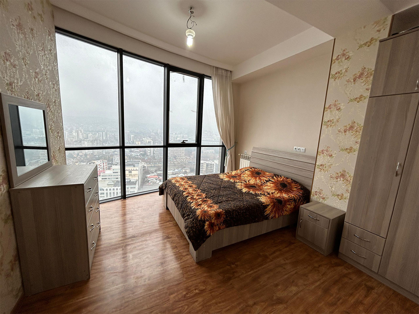 2 bedroom apartment for rent in Saakadze Towers