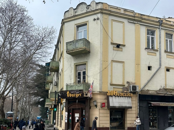 فضای تجاری برای اجاره در واک 8 Commercial space for rent in Vake