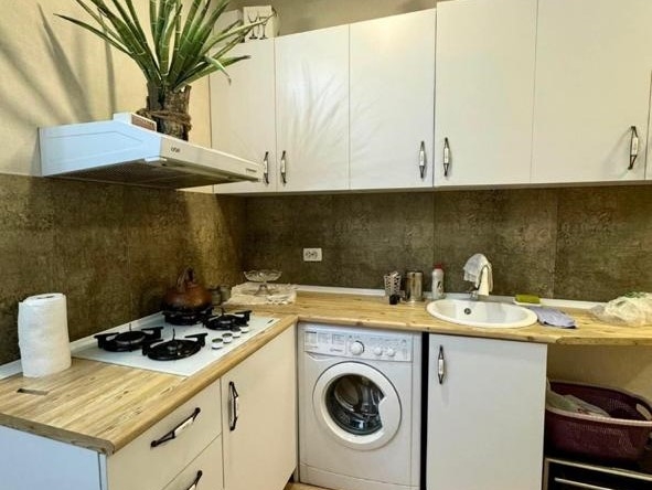 1 bedroom apartment for sale on Aghmashenebeli avenue 5