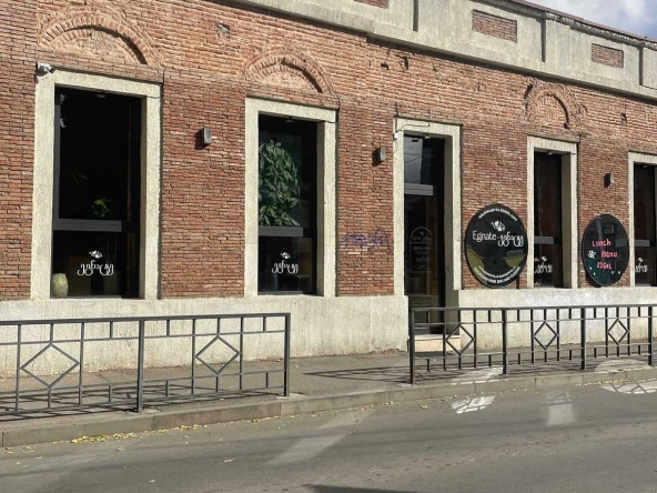 commercial space for rent on Marjanishvili 8